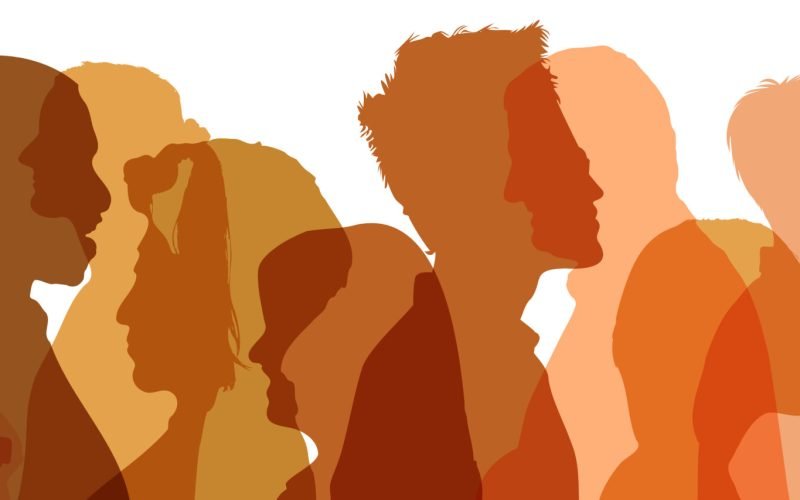 Silhouetten in Hauttönen von Menschen im Profil als Gesellschaft Konzept